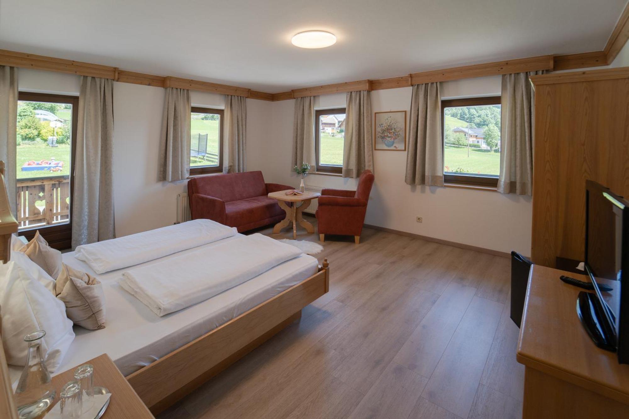 Landhotel - Apartments Bauer Hintergöriach Buitenkant foto