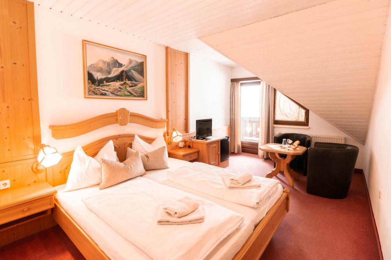 Landhotel - Apartments Bauer Hintergöriach Buitenkant foto